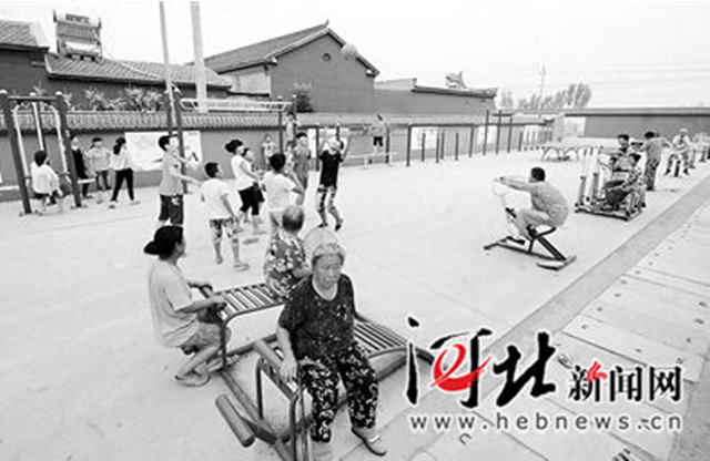 http://www.fayettefrontpage.com/uploadfile/2014/0731/20140731044351905.jpg