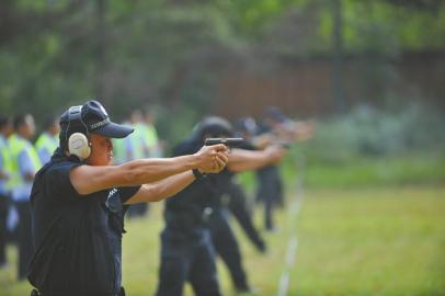 http://www.fayettefrontpage.com/uploadfile/2014/0922/20140922101146164.jpg