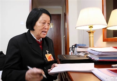 http://www.fayettefrontpage.com/uploadfile/2014/0922/20140922102728511.jpg