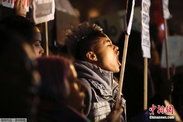 http://www.fayettefrontpage.com/uploadfile/2014/1127/20141127044050632.jpg
