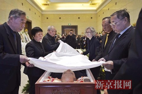 http://www.fayettefrontpage.com/uploadfile/2015/0416/20150416024857351.jpg