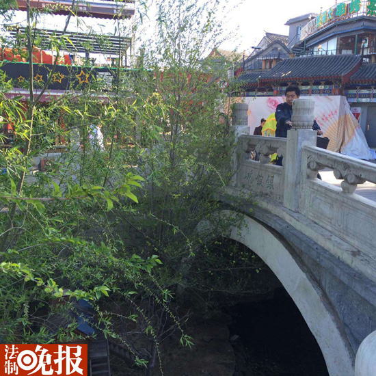 http://www.fayettefrontpage.com/uploadfile/2015/0416/20150416041638776.jpg