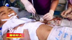 侯振國(guó)愛(ài)心團(tuán)隊(duì)救助張家口受傷女孩