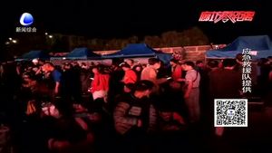 廊坊救援隊(duì)趕往九寨溝縣 記者電話連線救援現(xiàn)場(chǎng)