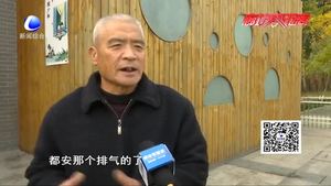 時(shí)代廣場(chǎng)公廁掛上“棉門簾” 一周內(nèi)全市114座公廁將懸掛到位