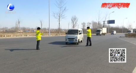 我市交警嚴(yán)查逾期未檢、未報(bào)廢面包車