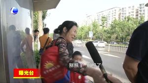 曝光臺：翻越護欄危險 文明只差幾步間