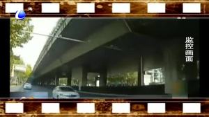 司機(jī)抱娃開(kāi)車(chē) 妨礙安全駕駛被處罰