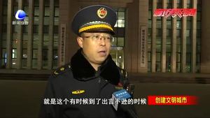 市綜合執(zhí)法局夜間執(zhí)法拆違建 提升城市管理水平