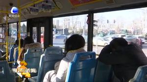 公交司機(jī)楊海波用愛和責(zé)任運(yùn)送每一名乘客