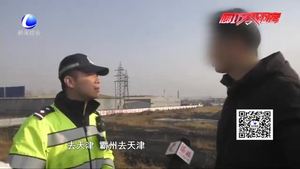 酣睡應(yīng)急車道 安全拋諸腦后