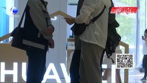 出商場門手機雙雙被偷  市民逛街要提高警惕