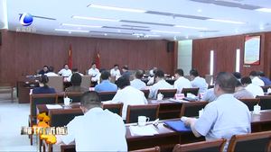 市委理論學(xué)習(xí)中心組舉行學(xué)習(xí)會(huì)