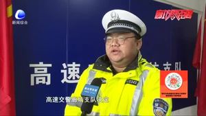 零距離·交通：高速交警廊坊支隊(duì)違法處理窗口有序恢復(fù)工作